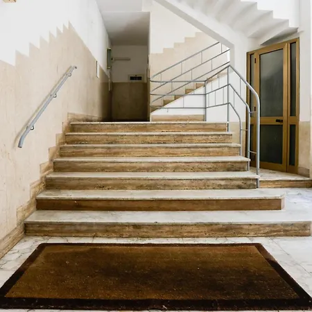 Riviera Di Chiaia 207