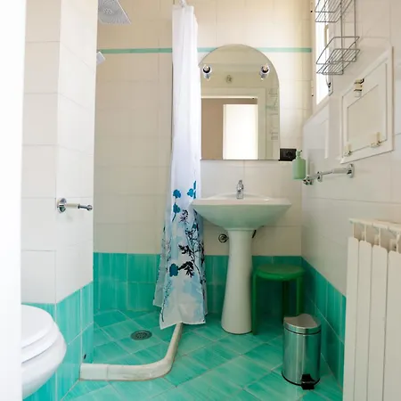 Riviera Di Chiaia 207 * Neapol