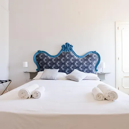 Riviera Di Chiaia 207