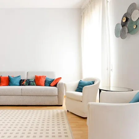 Riviera Di Chiaia 207 *