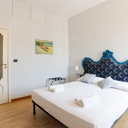 Riviera Di Chiaia 207