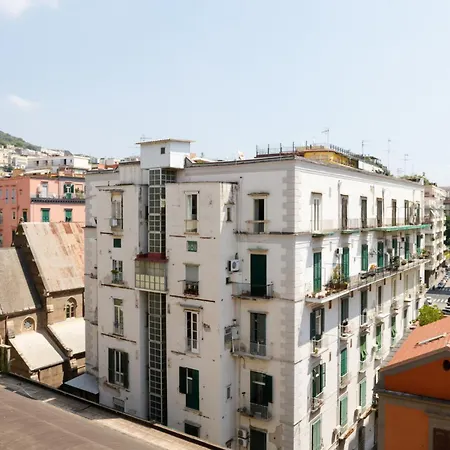 Riviera Di Chiaia 207 * Neapol