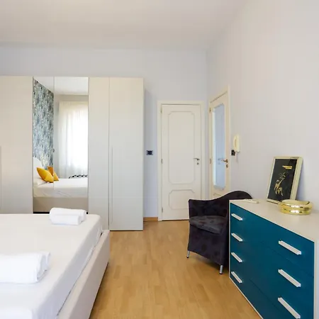 Riviera Di Chiaia 207